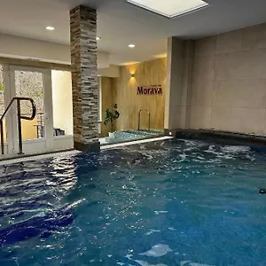 Ld Morava 6 Nebo 12 Noci Hotel
